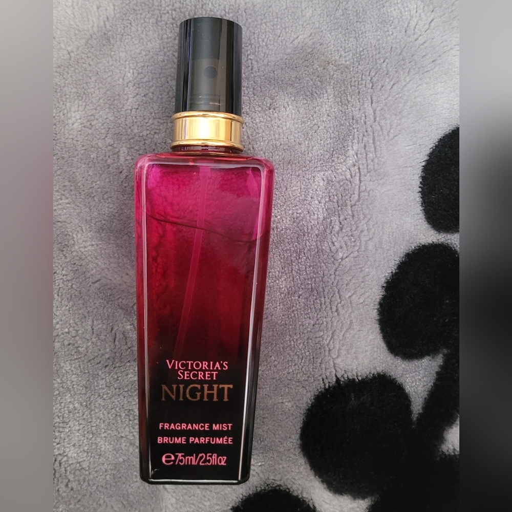 Victorias Secret NIGHT fragrance mist